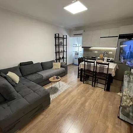 As Bllok * 地拉那